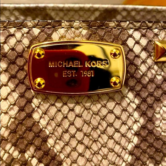 Michael Kors Python🐍 Leather Bundle EPOC Bag & Matching Wallet Bundle - Picture 3 of 11